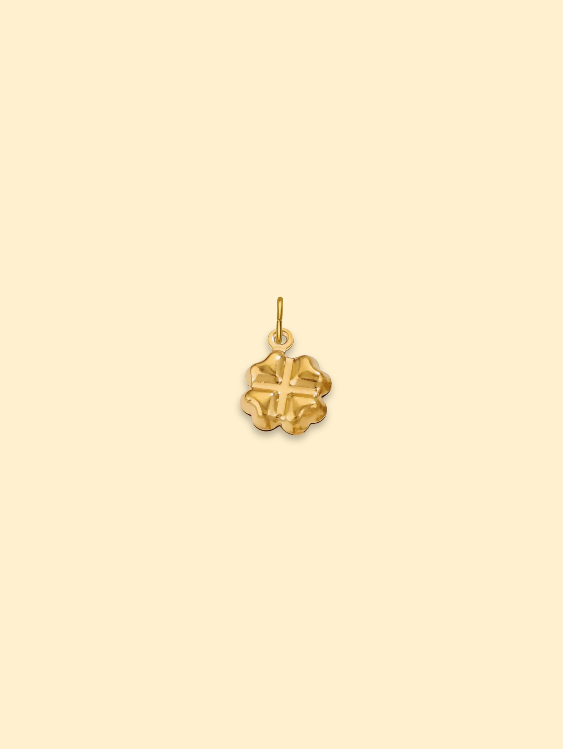 Lucky Clover Charm Pendant 18K Gold Plated Stainless Steel