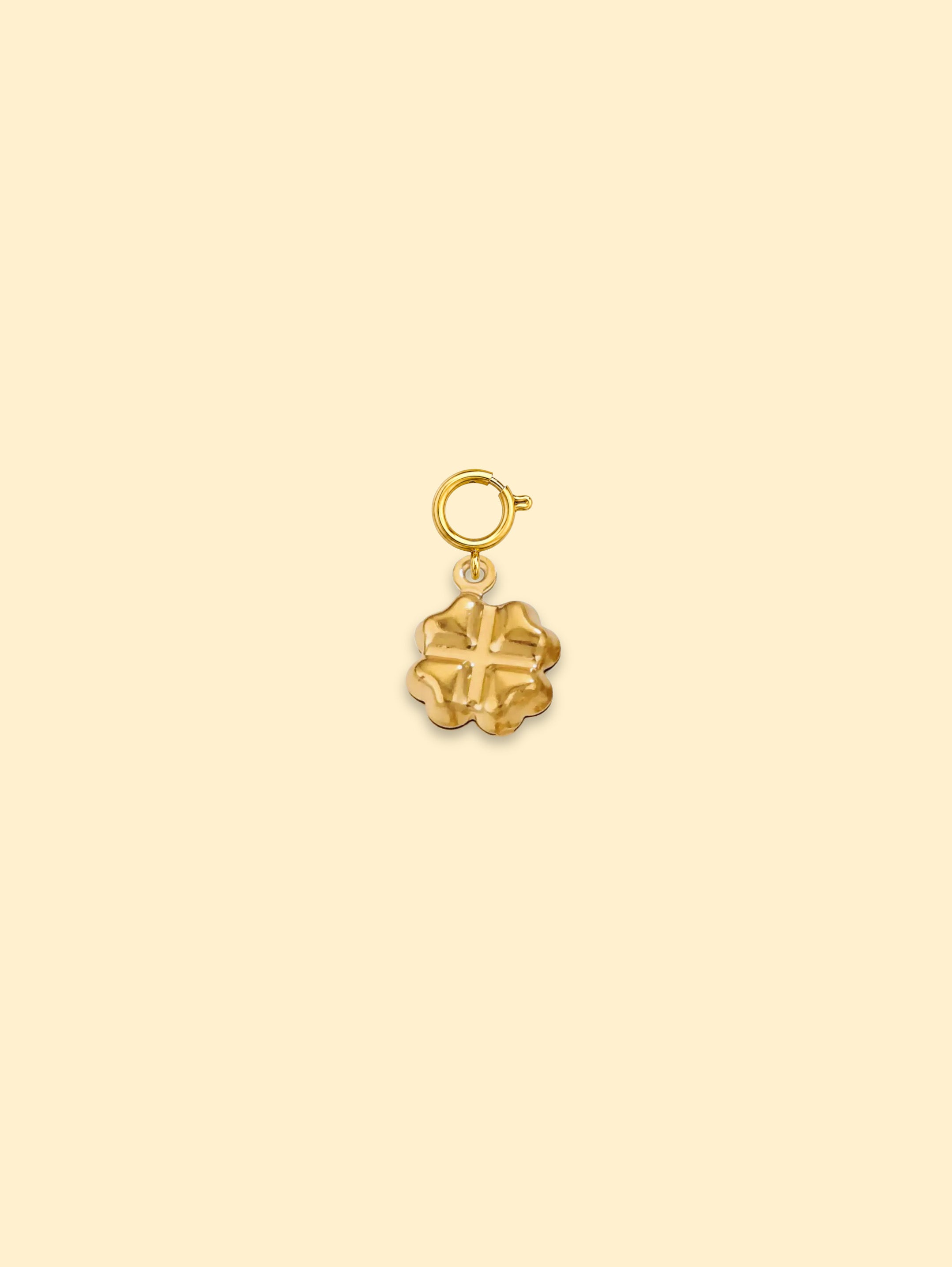 Lucky Clover Charm Pendant 18K Gold Plated Stainless Steel